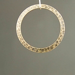 MET-00176: 33mm Hammered Antique Brass Ring 
