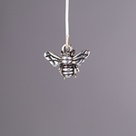 MET-00513: 12 x 16mm Antique Silver Honeybee Charm 