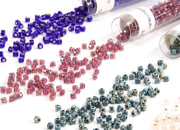 8/0 Triangle Beads (TR8)